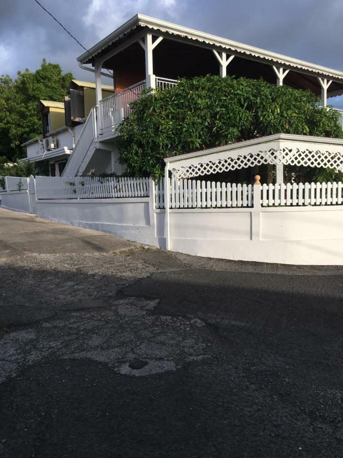Chez Ninette Pres Des Sources Chaudes Villa Bouillante Eksteriør billede